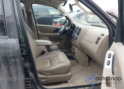 2004 Ford Escape Xlt из США, поврежденный, VIN 1FMYU93124KA69651